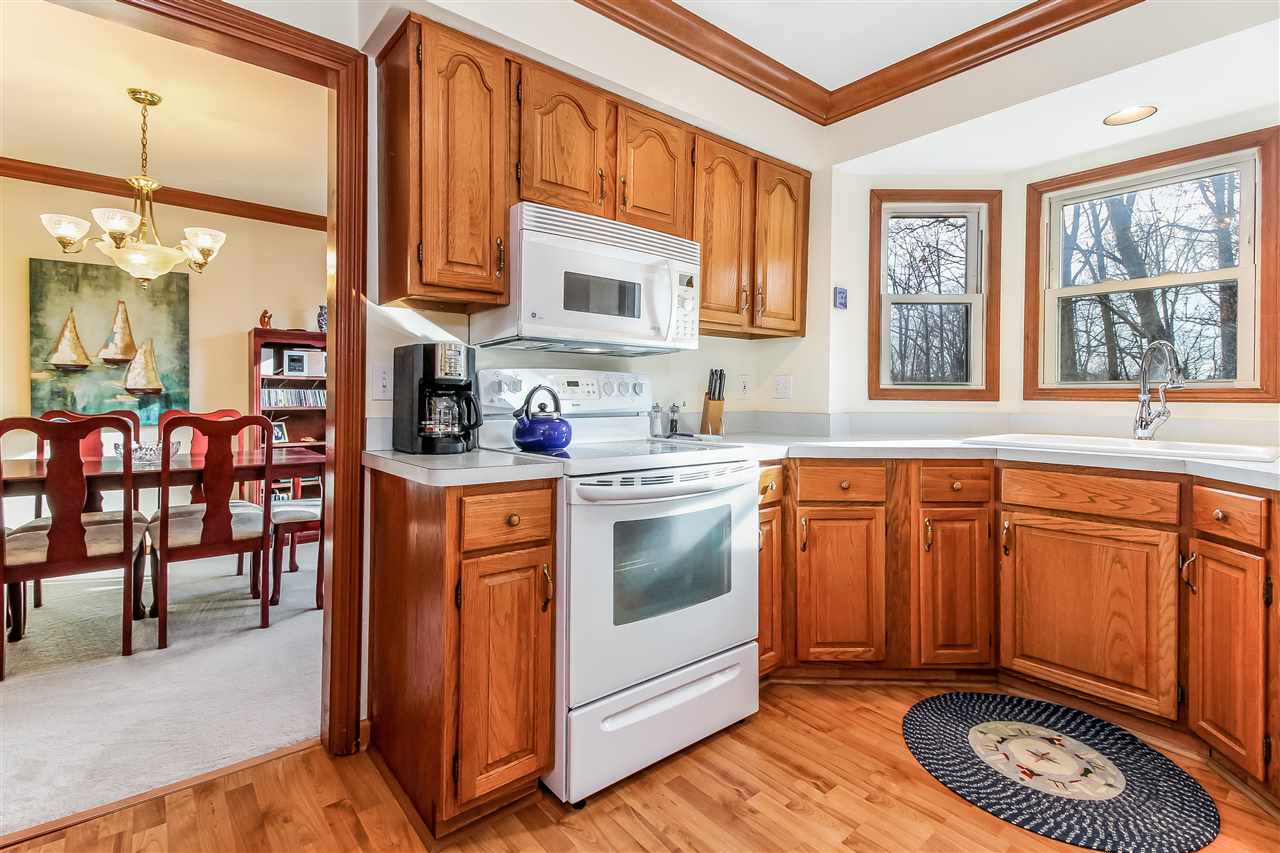 3235 Edmunton Drive Rochester, MI 48306 - Photo 15 of 61 31345537-15.JPG