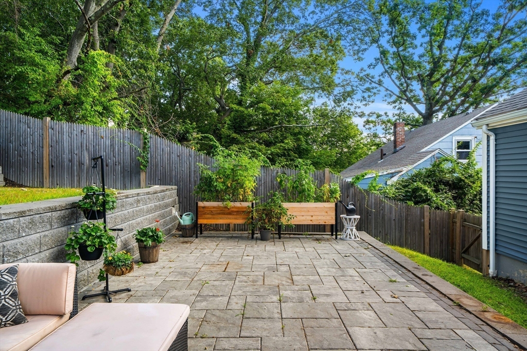 26 MacDonald Street Boston, MA 02136 - Photo 6 of 41 Gallery Image 6