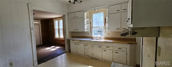 $49,900 | 718 2nd Street West, Scott City, MO 63780