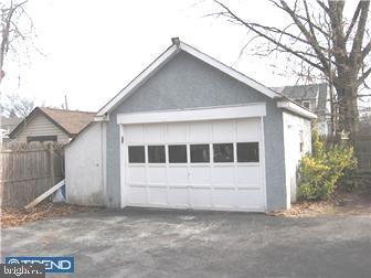 229 Ballymore Road Springfield, PA 19064 - Photo 6 of 12 a house with a outdoor space