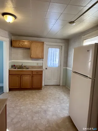 $2,000 | 24-26 Dean Avenue, Unit 26, East Windsor, CT 06088