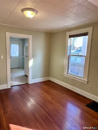 $2,000 | 24-26 Dean Avenue, Unit 26, East Windsor, CT 06088