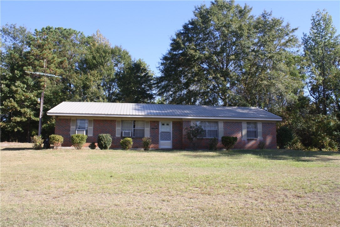 1609 Hicks Store Road Tallassee, AL 36078 - Photo 1 of 12 Gallery Image 1