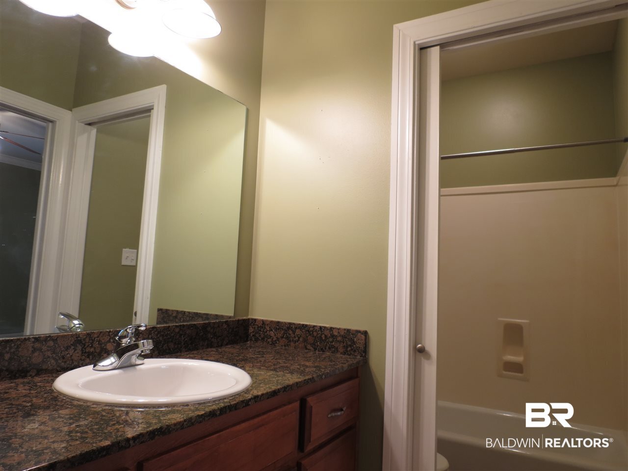 1350 Cameron Drive Mobile, AL 36695 - Photo 16 of 29 1st Floor Bath