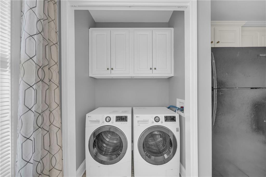 105 Whitehead Road, Unit 17 Athens, GA 30606 - Photo 18 of 38 a utility room with dryer and washer