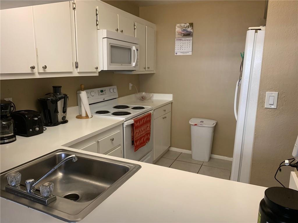 10006 Winding Lake Road, Unit 103 Sunrise, FL 33351 - Photo 3 of 14 Photo 3