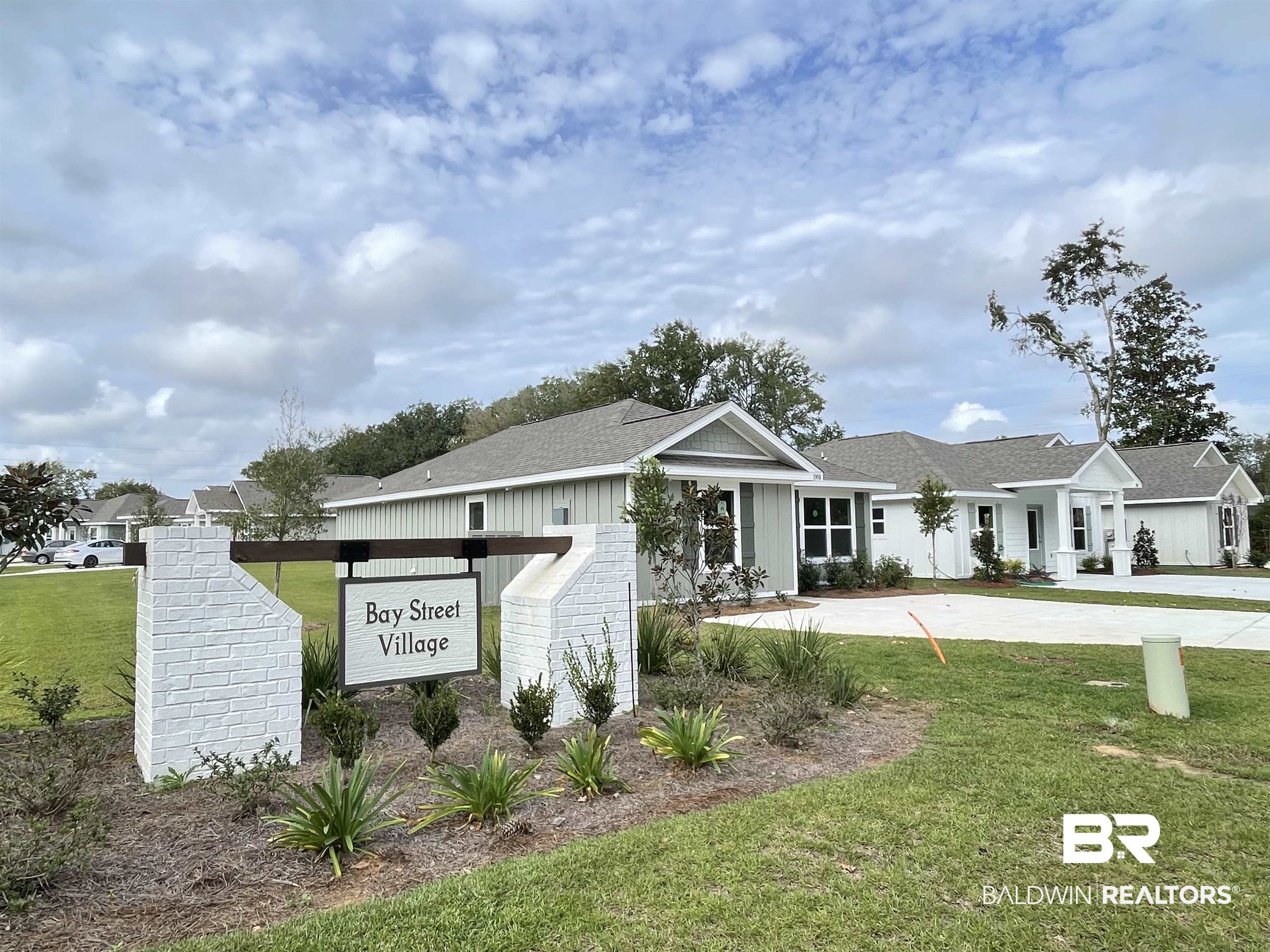 1076 South Bay Street Foley, AL 36535 - Photo 2 of 45