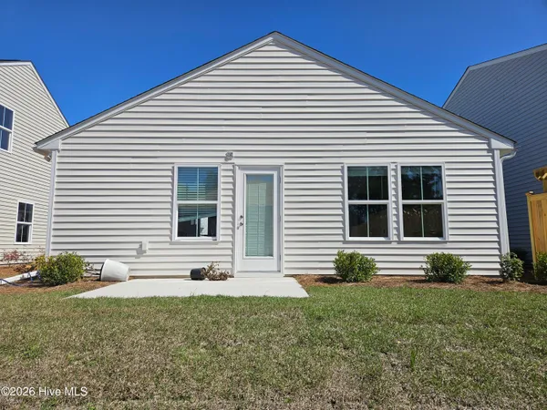$1,975 | 91 Cobbler Way, Unit 40, Hampstead, NC 28443
