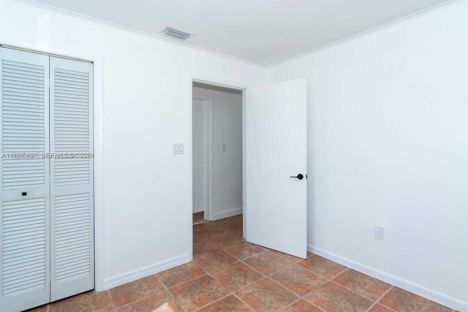 2729 Southwest 67th Avenue Miami, FL 33155 - Photo 28 of 39