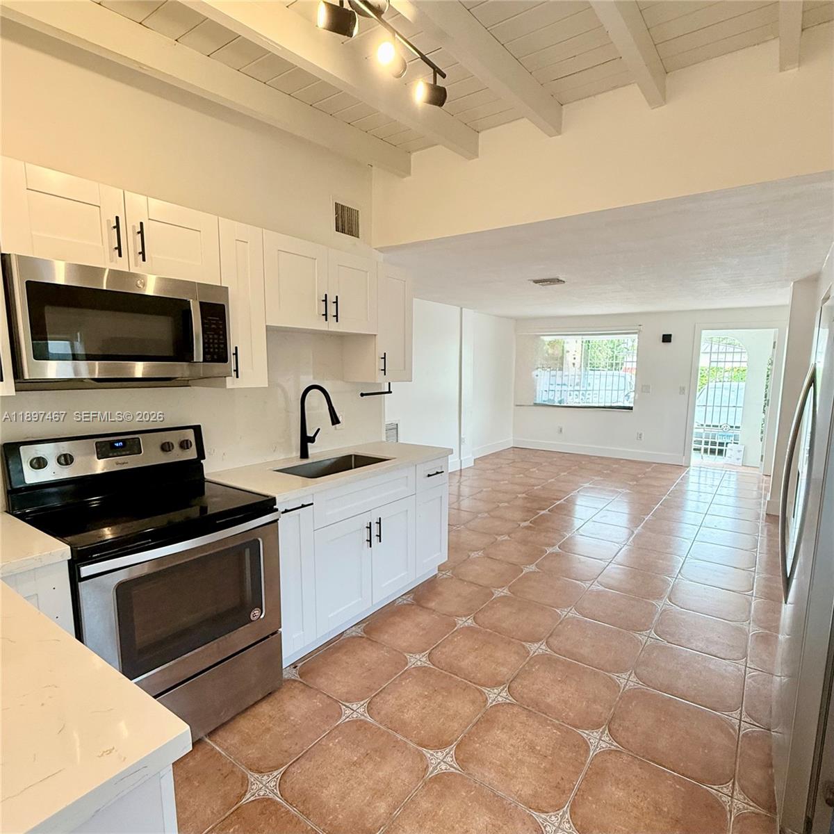 2729 Southwest 67th Avenue Miami, FL 33155 - Photo 5 of 39