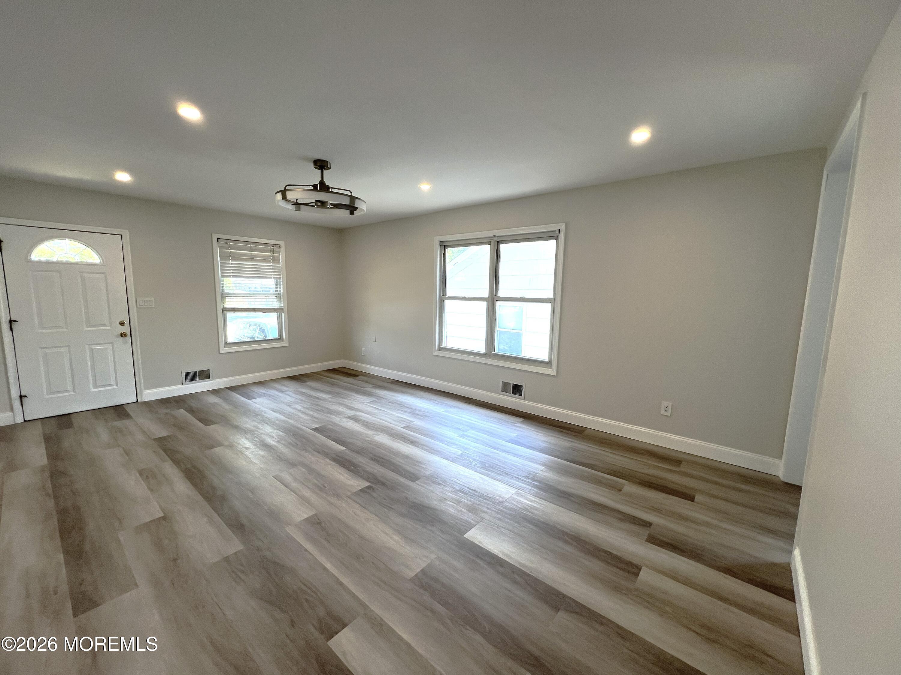 32 Washington Street Rumson, NJ 07760 - Photo 3 of 16 IMG_6850