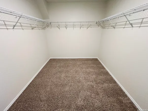 $1,895 | 13706 Prospector Post, San Antonio, TX 78253