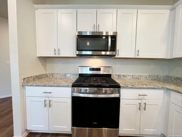 $1,895 | 13706 Prospector Post, San Antonio, TX 78253