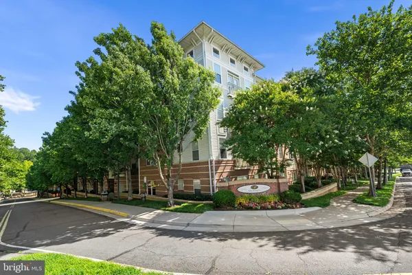$390,000 | 9490 Virginia Center Boulevard, Unit 428, Vienna, VA 22181