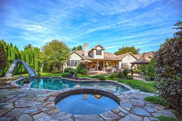 $999,000 | 14 Lexington Circle, Southwick, MA 01077