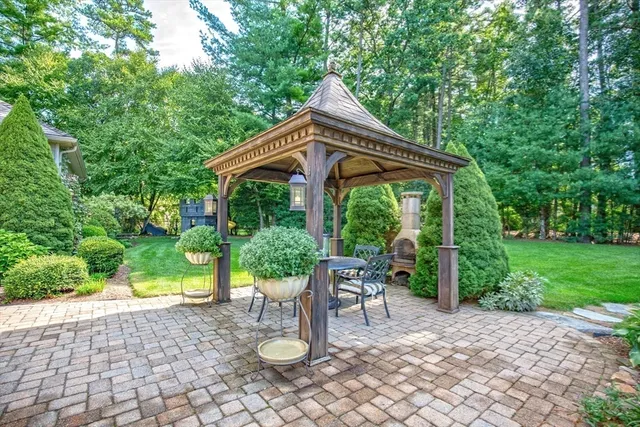 $999,000 | 14 Lexington Circle, Southwick, MA 01077