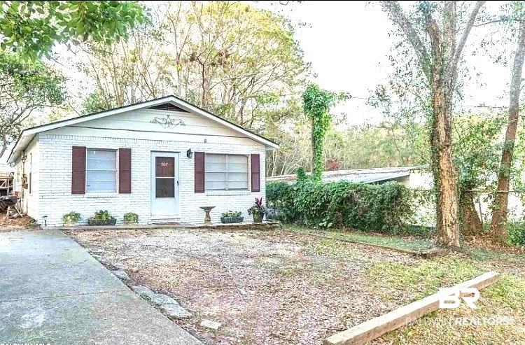 507 Nichols Avenue Fairhope, AL 36532 - Photo 2 of 16