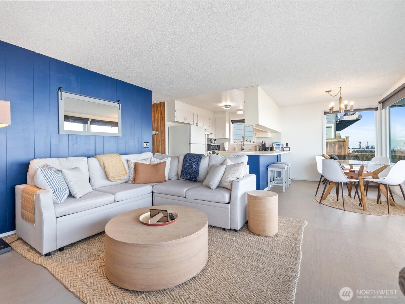 2625 West Beach Road Oak Harbor, WA 98277 - Photo 13 of 38