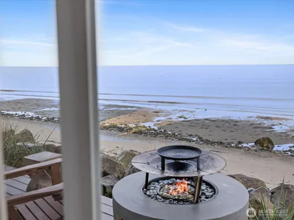 $825,000 | 2625 West Beach Road, Oak Harbor, WA 98277