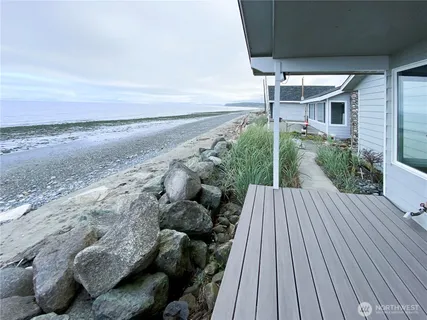 $825,000 | 2625 West Beach Road, Oak Harbor, WA 98277