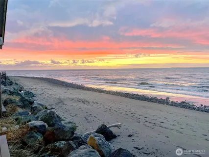 $825,000 | 2625 West Beach Road, Oak Harbor, WA 98277