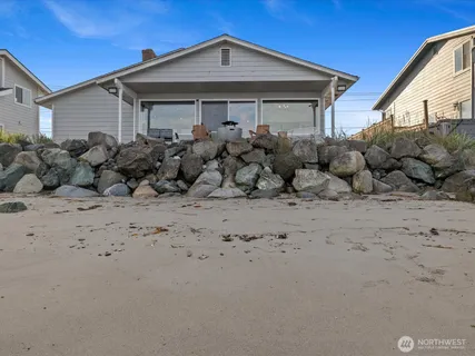 $825,000 | 2625 West Beach Road, Oak Harbor, WA 98277