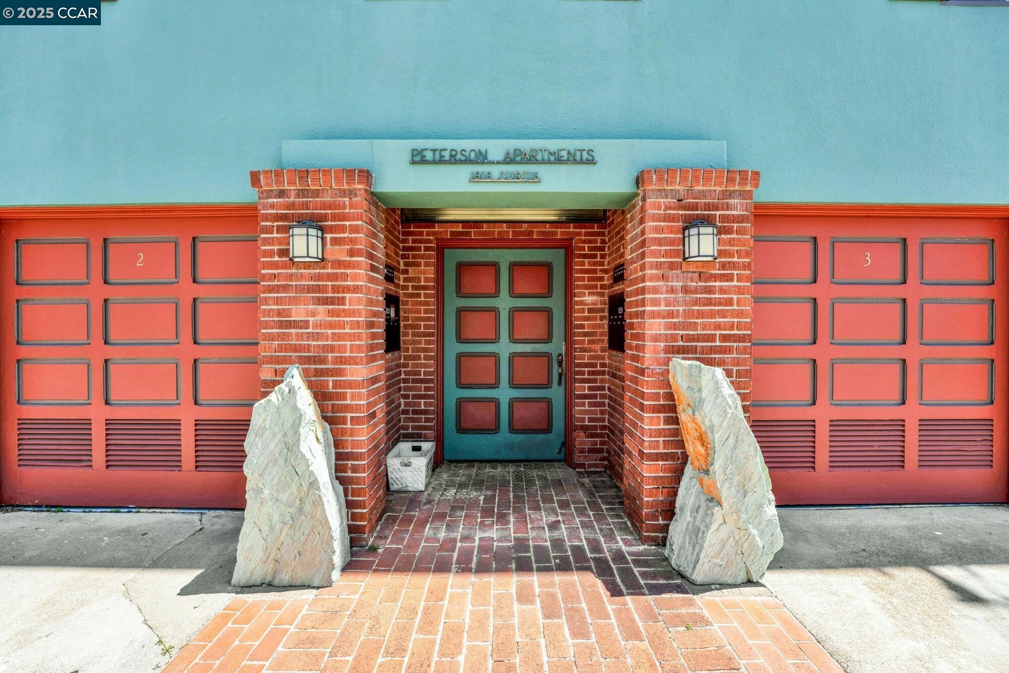 1919 Curtis Street Berkeley, CA 94702 - Photo 4 of 54 a front view of a building