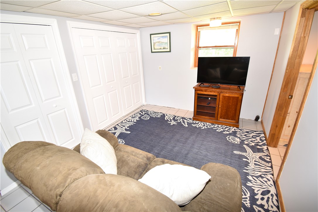 33 Glendale Road Narragansett, RI 02882 - Photo 34 of 45