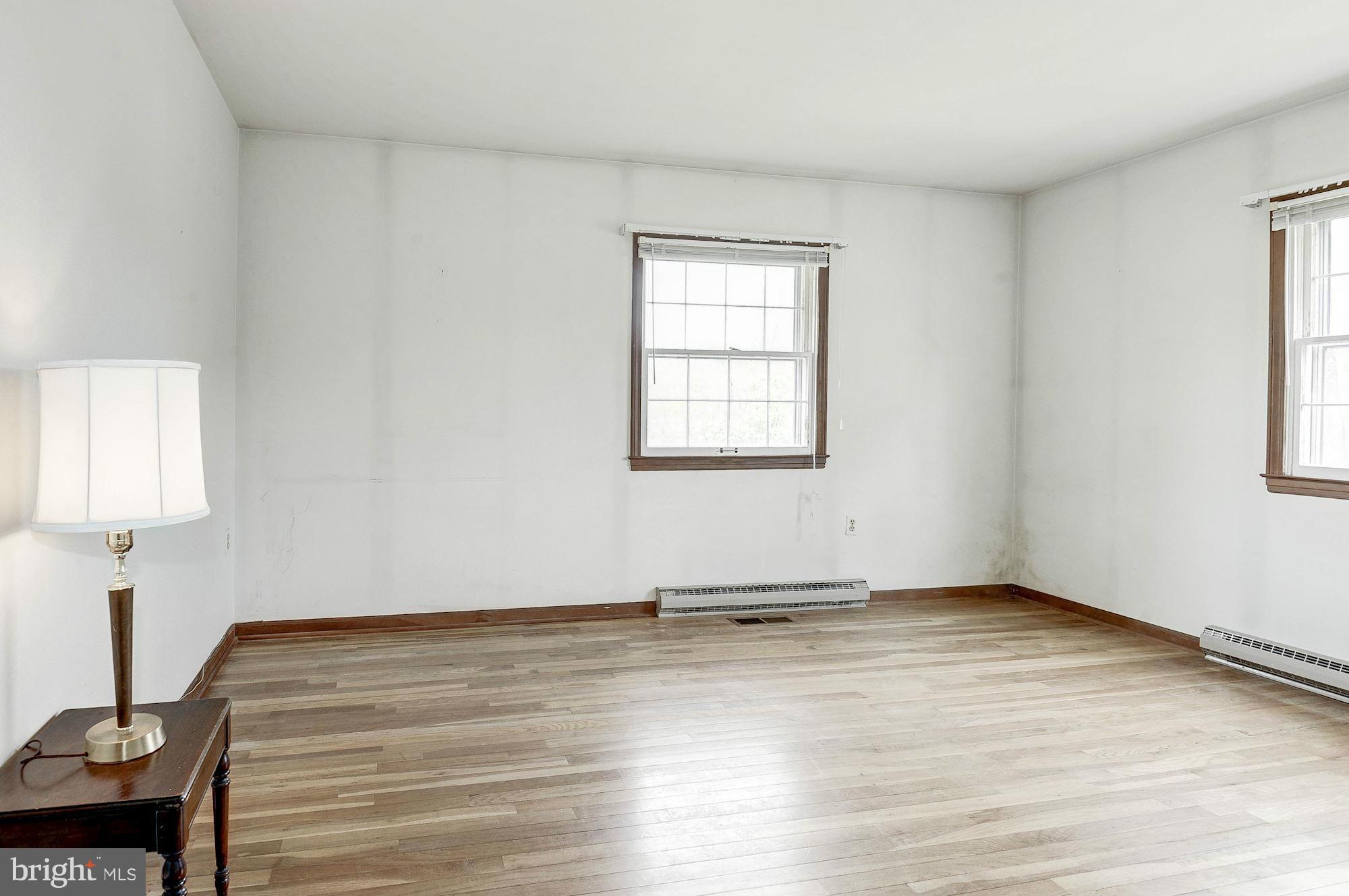 303 Williamsburg Road Sterling, VA 20164 - Photo 11 of 25 Master Suite | Upper Level