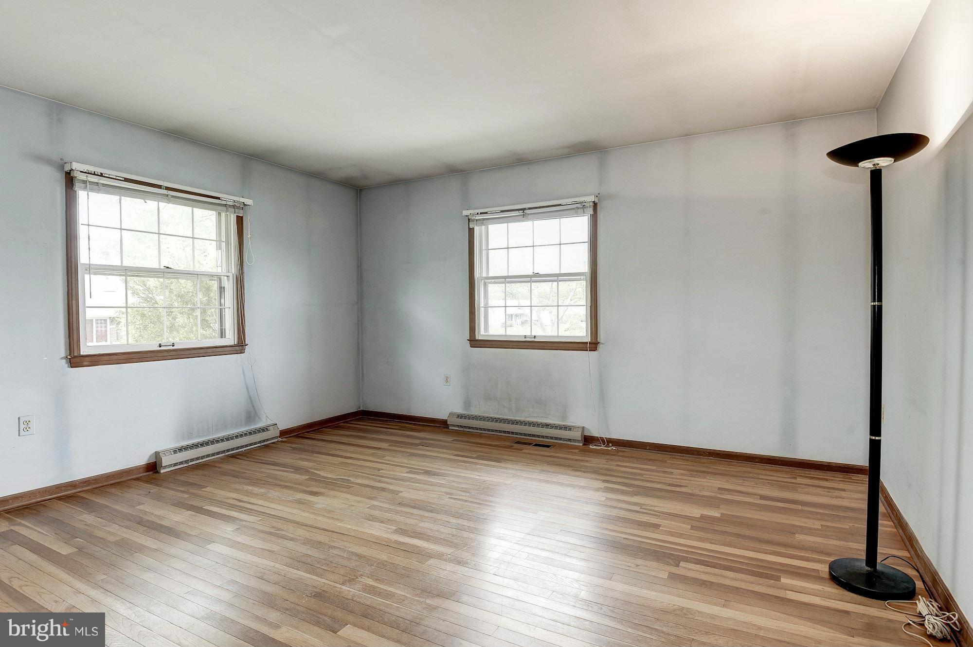 303 Williamsburg Road Sterling, VA 20164 - Photo 14 of 25 Bedroom #2 | Upper Level