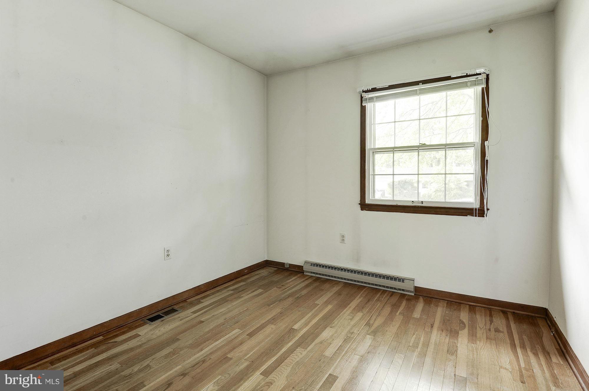 303 Williamsburg Road Sterling, VA 20164 - Photo 15 of 25 Bedroom #3 | Upper Level