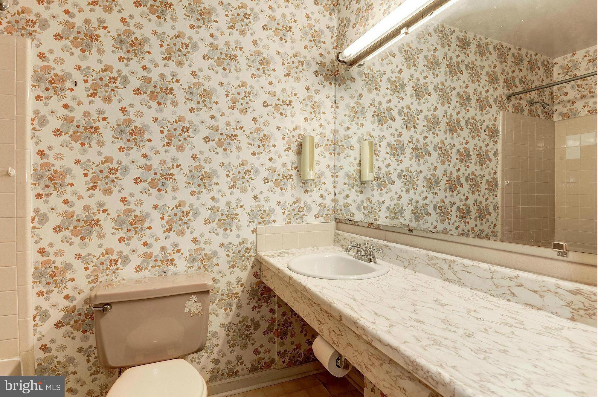 303 Williamsburg Road Sterling, VA 20164 - Photo 16 of 25 Full Bath #2 | Upper Level