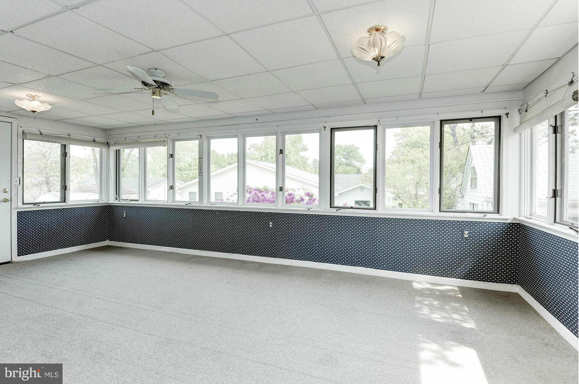 303 Williamsburg Road Sterling, VA 20164 - Photo 8 of 25 Sun Room | Main Level