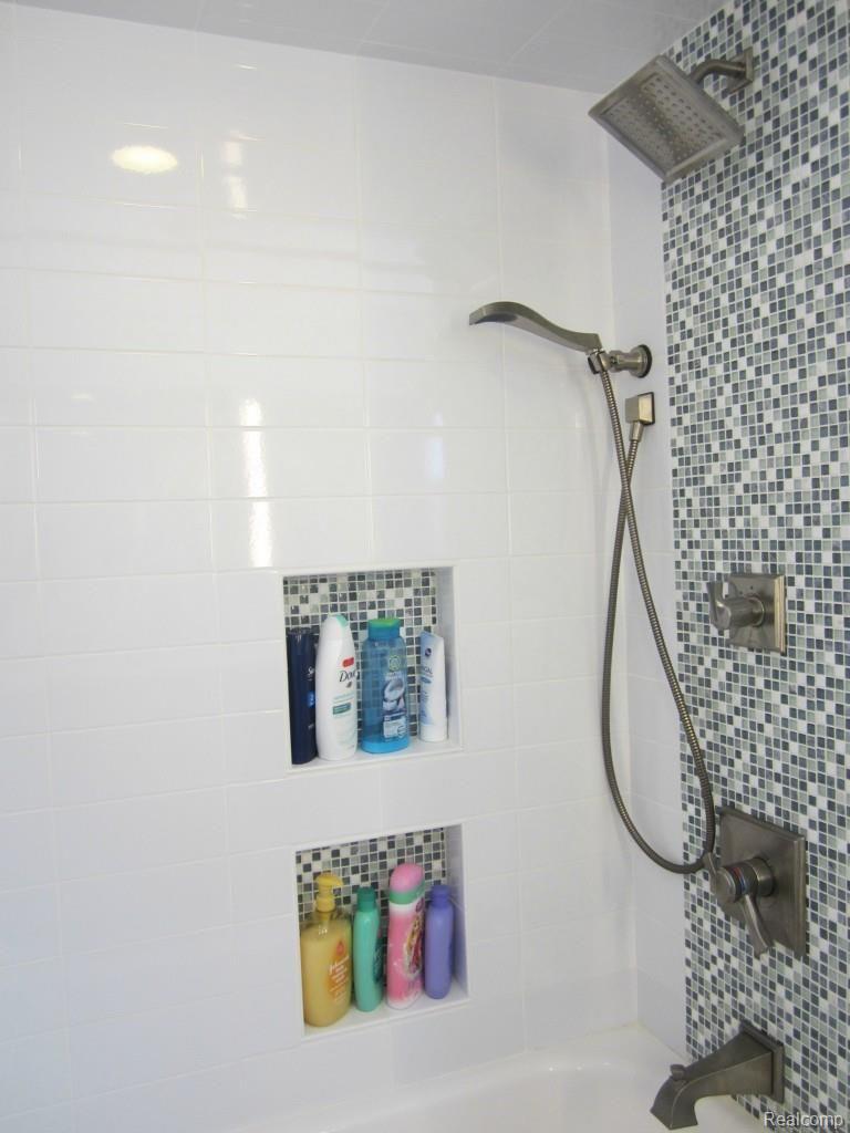 754 Birch Tree Lane Rochester, MI 48306 - Photo 43 of 53 full bath shower