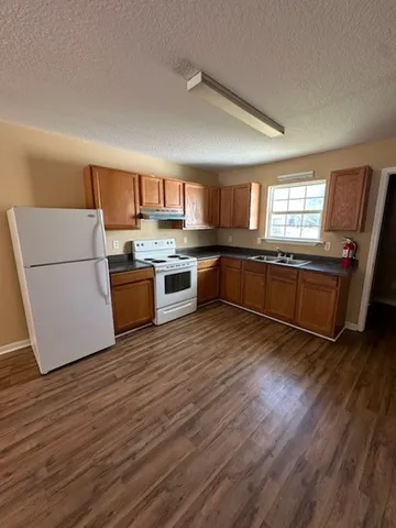 $825 | 505 Izlar Street, Unit A, Waycross, GA 31503