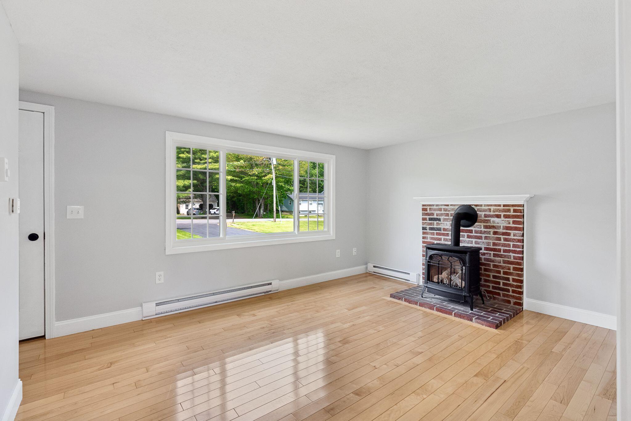 109 Hearn Road Saco, ME 04072 - Photo 15 of 44 29_DSC09731