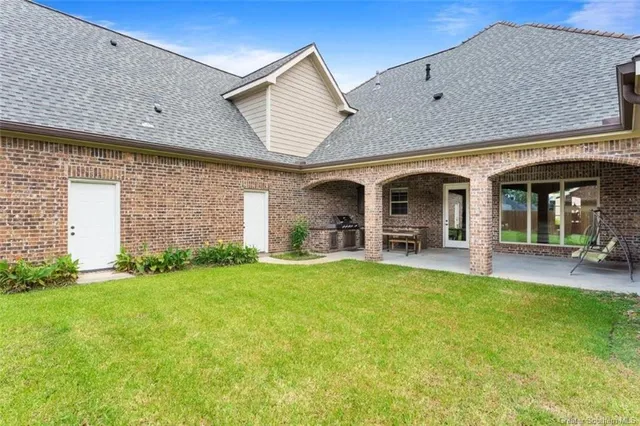 $674,000 | 2215 Longue Vue Drive, Lake Charles, LA 70605