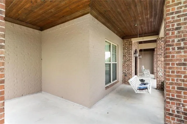 $674,000 | 2215 Longue Vue Drive, Lake Charles, LA 70605