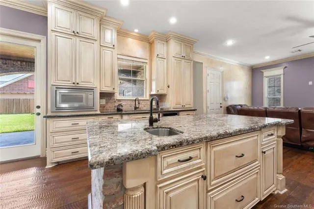 $674,000 | 2215 Longue Vue Drive, Lake Charles, LA 70605