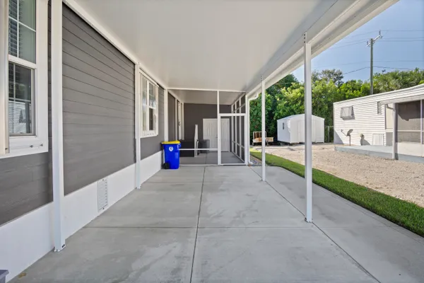 $399,000 | 8328 Southeast Swan Avenue, Hobe Sound, FL 33455