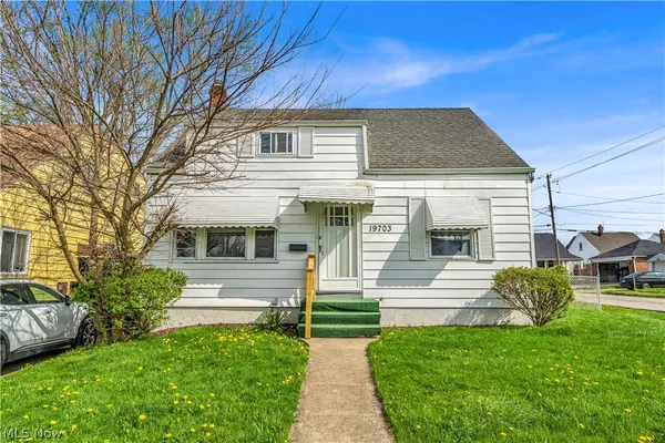 $151,000 | 19703 Fairway Avenue, Maple Heights, OH 44137