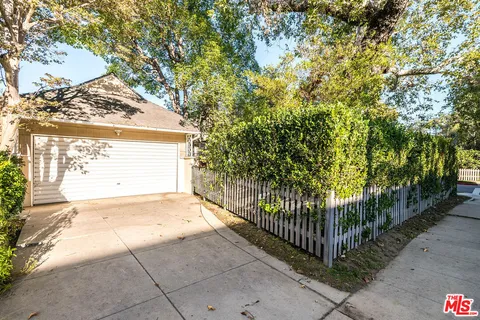 $1,629,000 | 4740 Denny Avenue, Toluca Lake, CA 91602