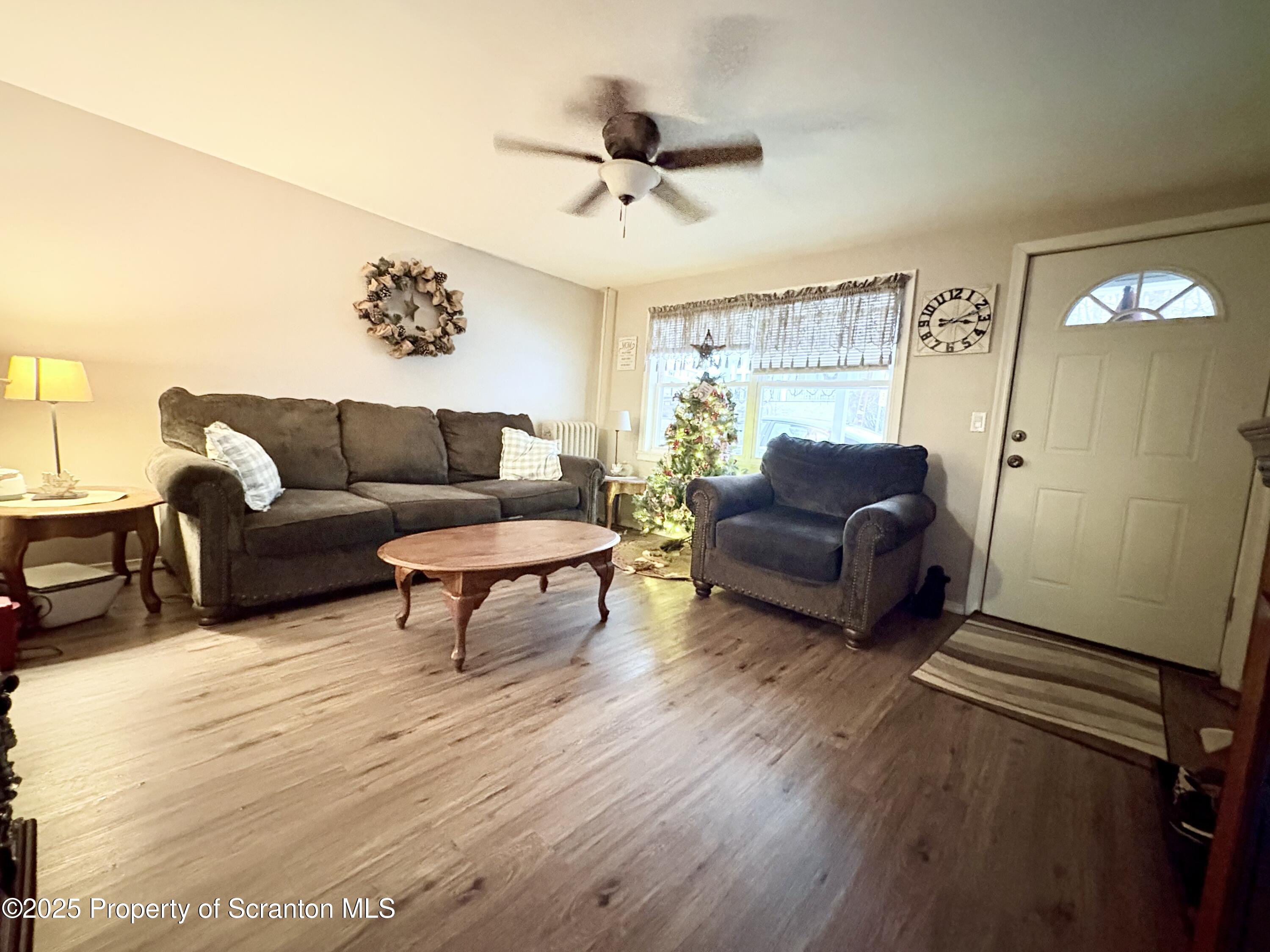 186 Cemetery Street Archbald, PA 18403 - Photo 13 of 28 a living room with furniture