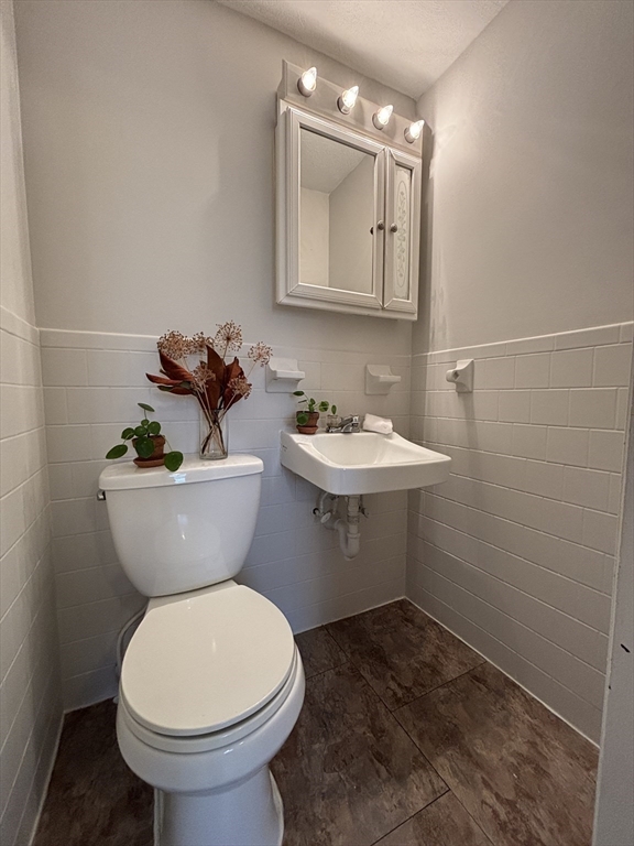 31-33 Atherton Road Foxboro, MA 02035 - Photo 12 of 25