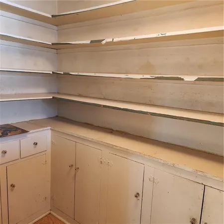 $174,000 | 846 North Sycamore Road, Iola, KS 66749