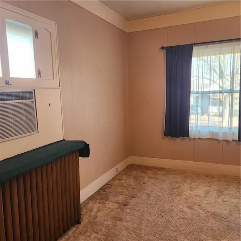 $185,000 | 846 North Sycamore Road, Iola, KS 66749