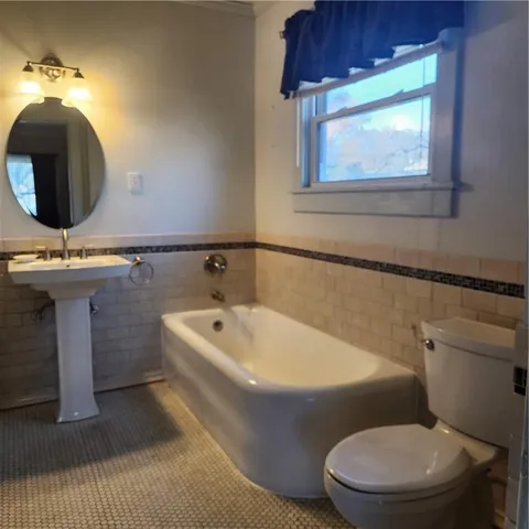 $185,000 | 846 North Sycamore Road, Iola, KS 66749