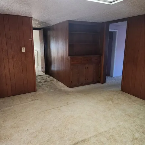 $185,000 | 846 North Sycamore Road, Iola, KS 66749