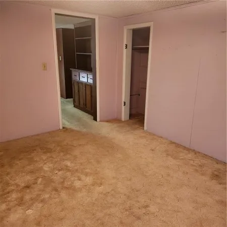 $174,000 | 846 North Sycamore Road, Iola, KS 66749