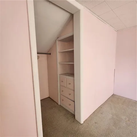 $185,000 | 846 North Sycamore Road, Iola, KS 66749